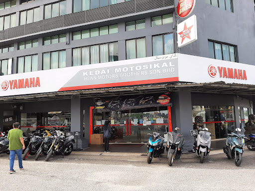 Henn Motors Brothers S/B (LIFESTYLE ZONE)